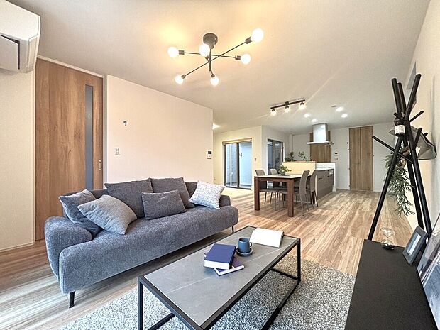 【【C棟　LDK】】家計にやさしいオール電化住宅！火を使わないIHクッキングヒーターを搭載しており、お子様がお手伝いをする際も安心できるポイントです。