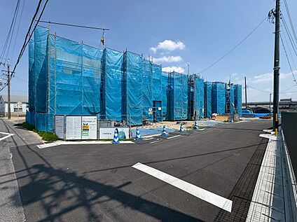 【前面道路含む現地写真】