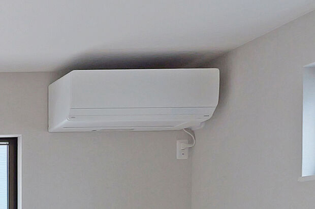 【高性能エアコン】熱交換器加熱除菌でお部屋もエアコン内部も清潔。AIでオーダーメイドの快適を実現。