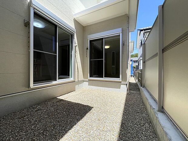 【【C棟　中庭】】建物の中心にあり、光をたっぷりと取りこみ、室内を明るく開放的に演出！ご家族が自然と集まる空間になりそうです◎