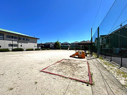 豊田第２子ども広場 (サル公園) 約230m(徒歩約3分　自転車約1分)