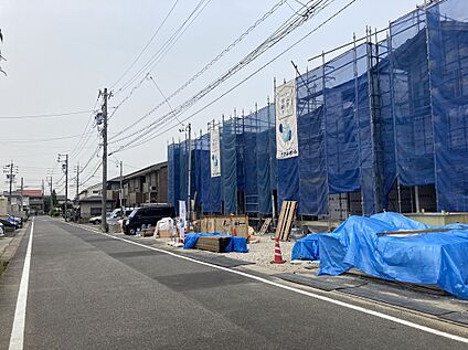 【前面道路含む現地写真】