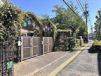 ひらしば幼稚園 約180m(徒歩約3分　自転車約1分)