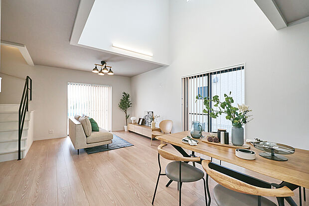 【C-5号地】吹き抜け