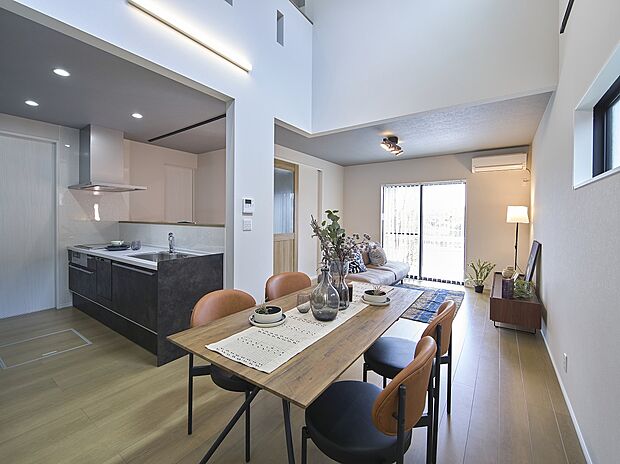 【C-4号地】ダイニング~キッチン