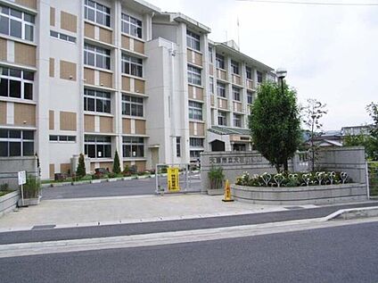 大石小学校 160m(徒歩約2分)