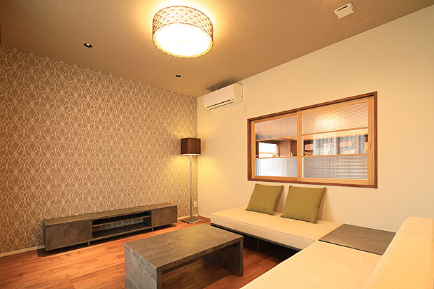 【【施工例】リビング】ゆったりLDKは家族との憩いの空間を実現。