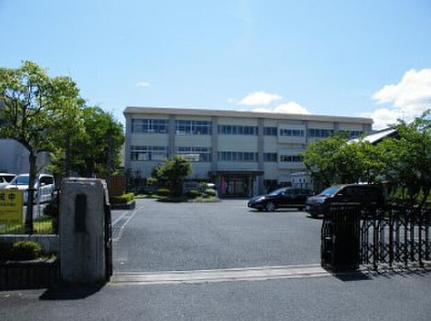 大宝小学校(約420m)