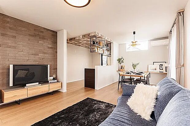 【【施工例】リビング】寛ぎとコミュニケーションを育む居心地のよい場所。