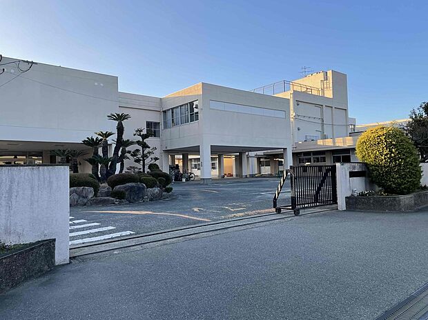 福間南小学校（約500m）