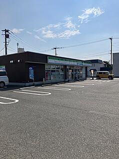 ファミリーマート筑後東山ノ井店 640ｍ(徒歩約8分)