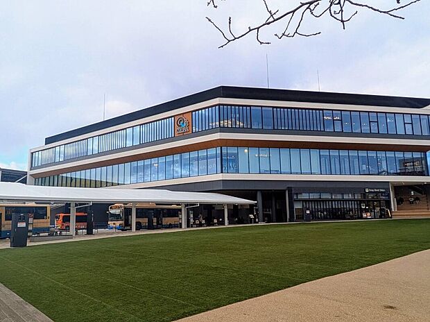 みのおキューズモール（約880m）