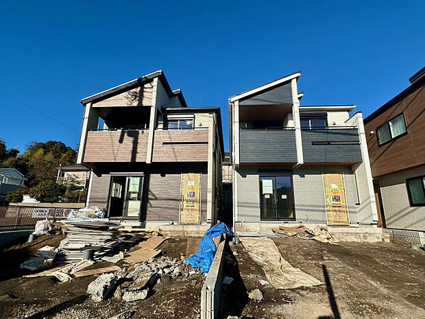 【2025年12月4日撮影】　全2棟堂々誕生！2棟それぞれカースペース並列2台可能！