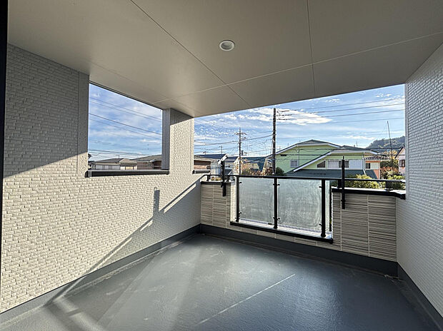 【【バルコニー】※2025年11月21日撮影】インナーバルコニー採用で急な天候不良も安心！