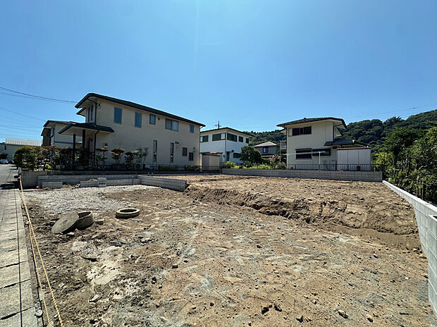 【【現地写真】】現地未完成につき完成物件のご案内も可能です！