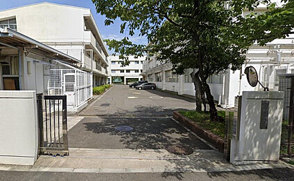 横浜市立西富岡小学校 400m