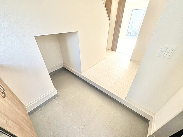 ☆1号棟　玄関☆　