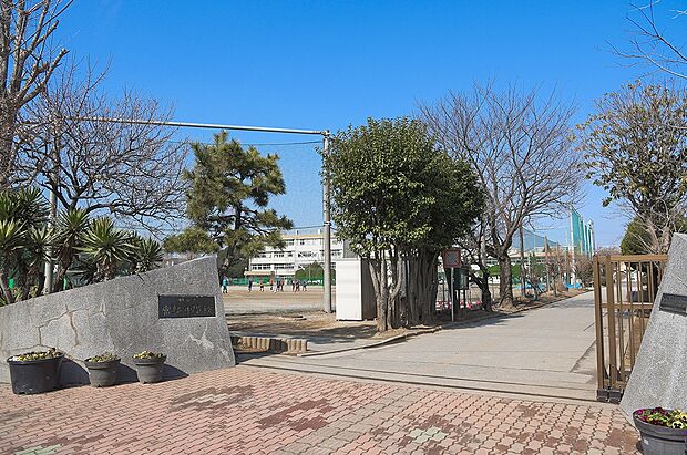 富勢中学校(約660m)