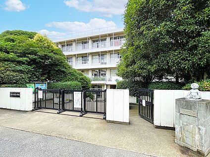 実花小学校 1610m
