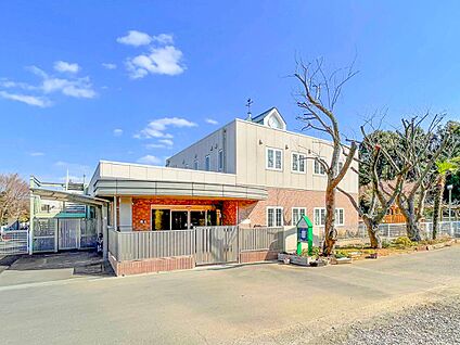 ヴィヴァン保育園 240m