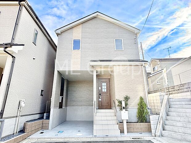 上質感あふれる外観デザイン。魅力の住まいを実現。