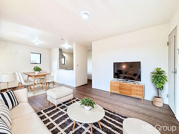 落ち着いた雰囲気のＬＤＫは家族みんなの快適空間※家具はCGです