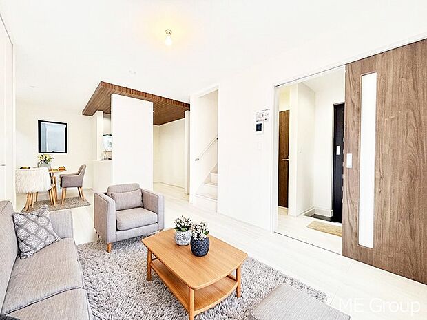 落ち着いた雰囲気のＬＤＫは家族みんなの快適空間※家具はCGです