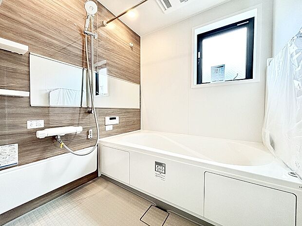 浴室乾燥機付きのバスルームでいつでも快適なバスタイムが楽しめます！