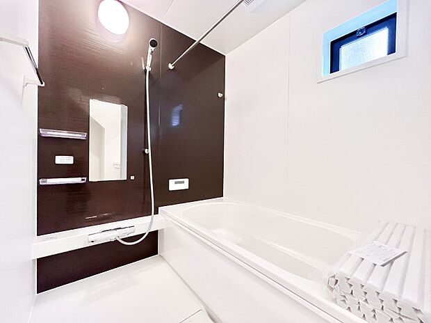 落ち着いた雰囲気でゆっくりお寛ぎいただけるバスルーム