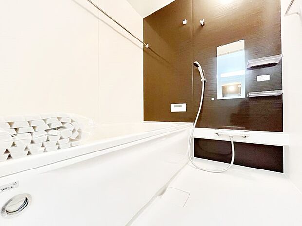 浴室乾燥機付きのバスルームでいつでも快適なバスタイムが楽しめます!