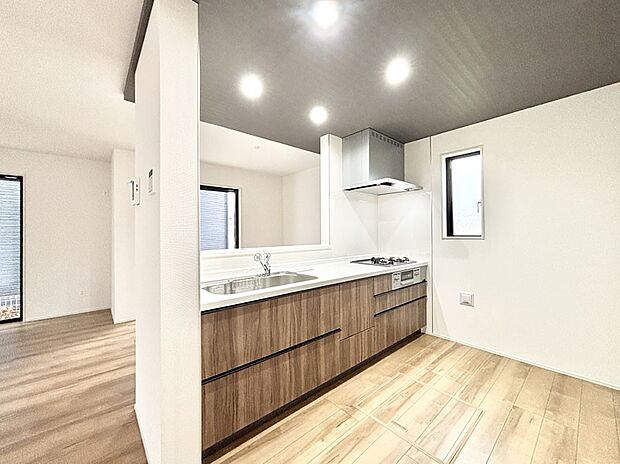 ゆとりあるキッチンではご家族と楽しくお料理ができます。