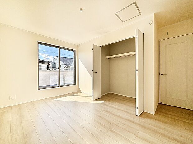 収納が充実しているので、居住スペースを広く使えます。 