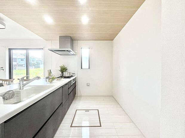 ゆとりあるキッチンではご家族と楽しくお料理ができます。