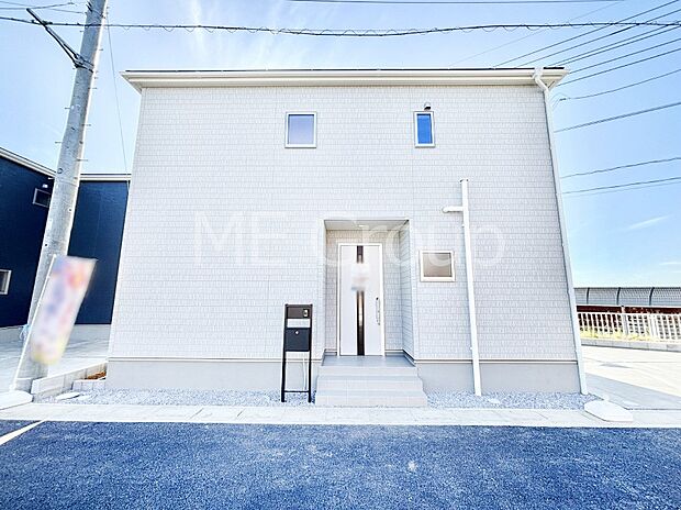 堂々完成！たっぷりの陽光と開放感に包まれる明るい住まい。 