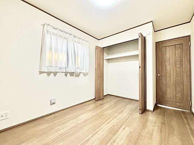 収納が充実しているので、居住スペースを広く使えます。 