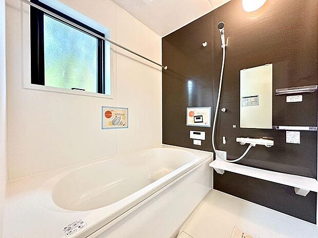 落ち着いた雰囲気でゆっくりお寛ぎいただけるバスルーム