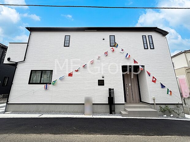 たっぷりの陽光と心地よい風が舞い込む住まい
