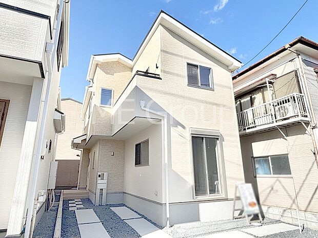 堂々完成！たっぷりの陽光と開放感に包まれる明るい住まい。   