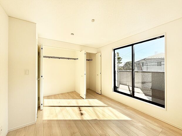 爽やかな日差しがお部屋全体を優しく包み込んでくれます