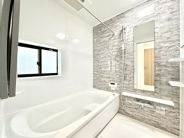 落ち着いた雰囲気でゆっくりお寛ぎいただけるバスルーム