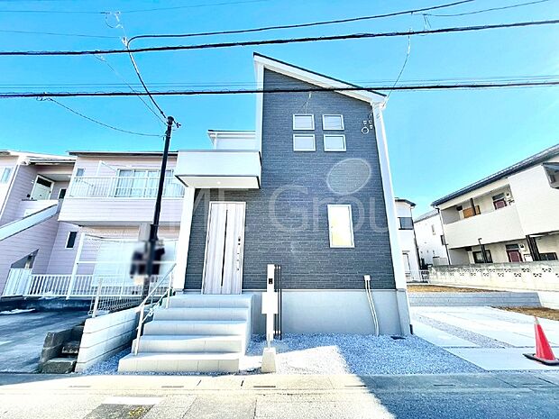 堂々完成！たっぷりの陽光と開放感に包まれる明るい住まい。 