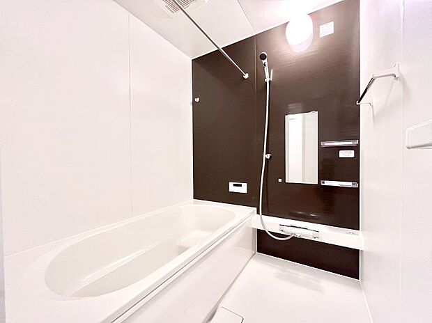 落ち着いた雰囲気でゆっくりお寛ぎいただけるバスルーム