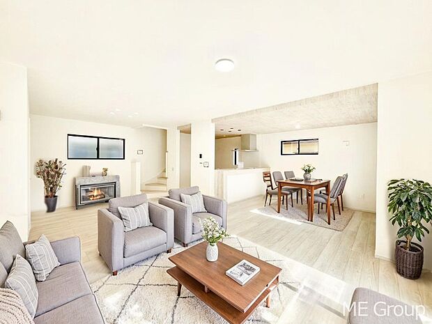 リビングには床暖房採用。ワンランク上の心地よい空間　※家具はCGです