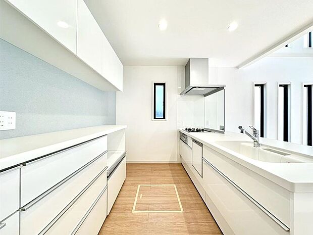 ゆとりあるキッチンではご家族と楽しくお料理ができます。