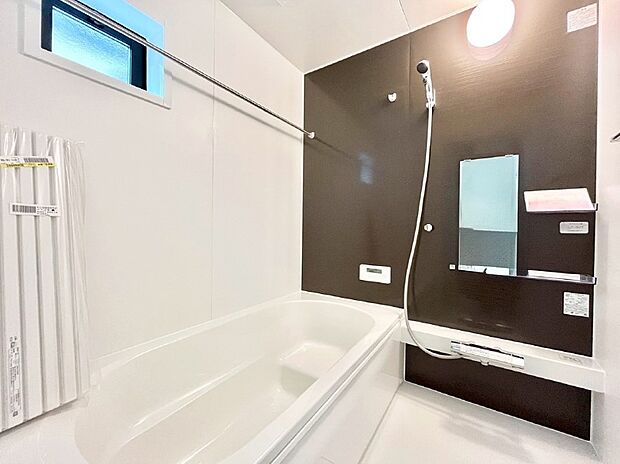 落ち着いた雰囲気でゆっくりお寛ぎいただけるバスルーム