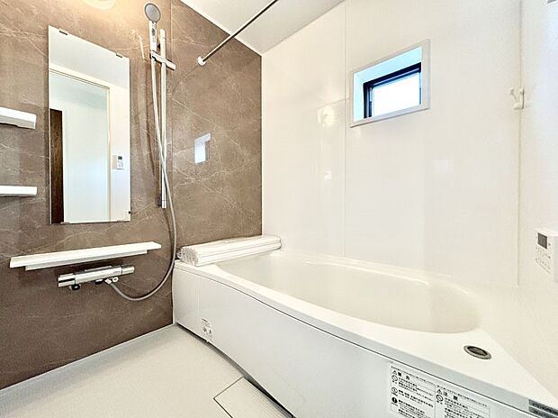 落ち着いた雰囲気でゆっくりお寛ぎいただけるバスルーム