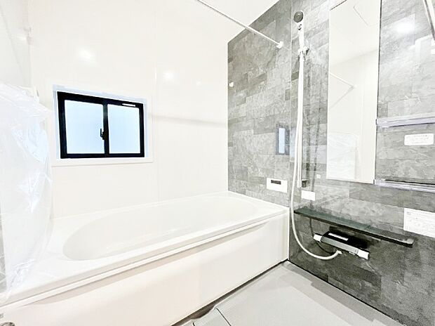 浴室乾燥機付きのバスルームでいつでも快適なバスタイムが楽しめます！