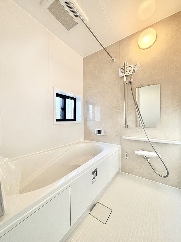 落ち着いた雰囲気でゆっくりお寛ぎいただけるバスルーム