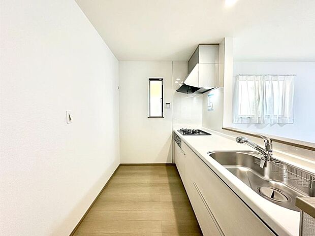 ゆとりあるキッチンではご家族と楽しくお料理ができます。