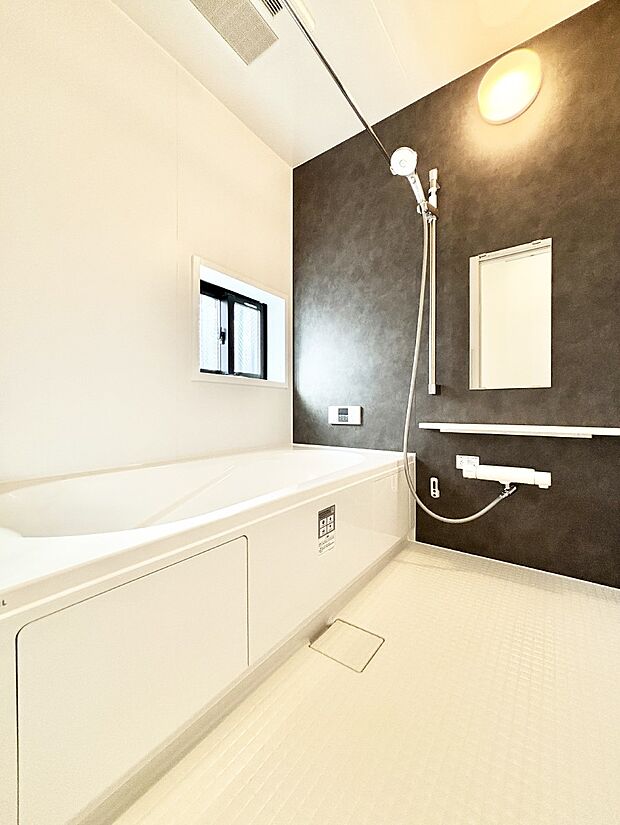 落ち着いた雰囲気でゆっくりお寛ぎいただけるバスルーム